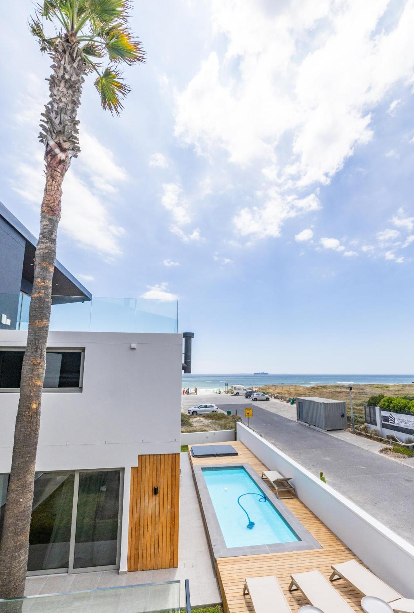 Ocean 9 - Sunset Beachfront Residency Fokváros Kültér fotó