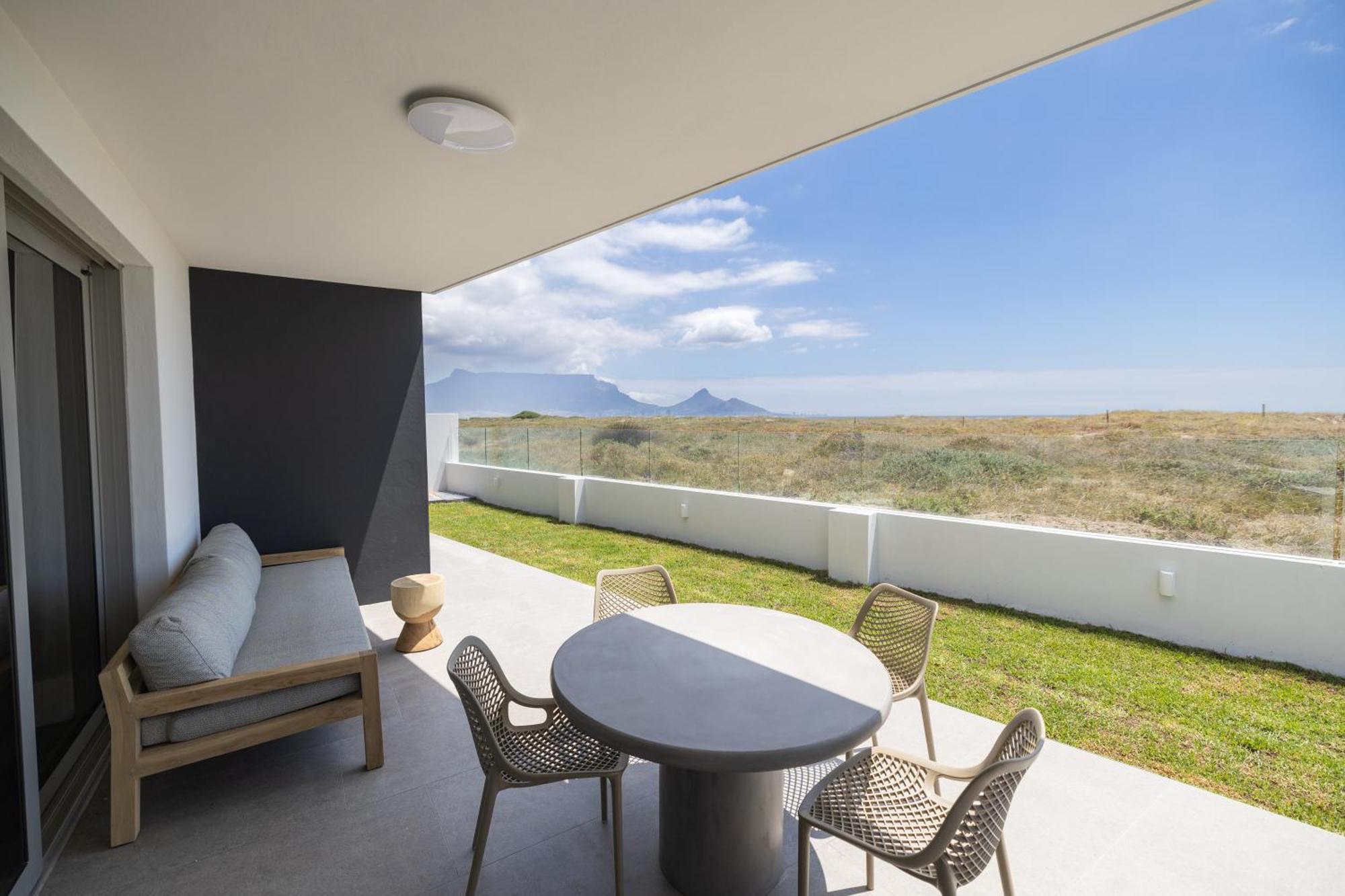 Ocean 9 - Sunset Beachfront Residency Fokváros Kültér fotó